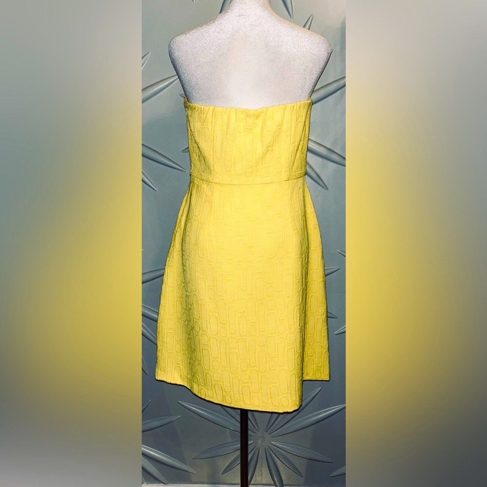 EUC The Limited SZ 8 yellow strapless dress w/geometric tone on tone print - Picture 3 of 9